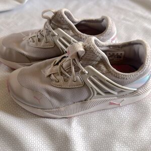 Girls Puma slip on sneakers